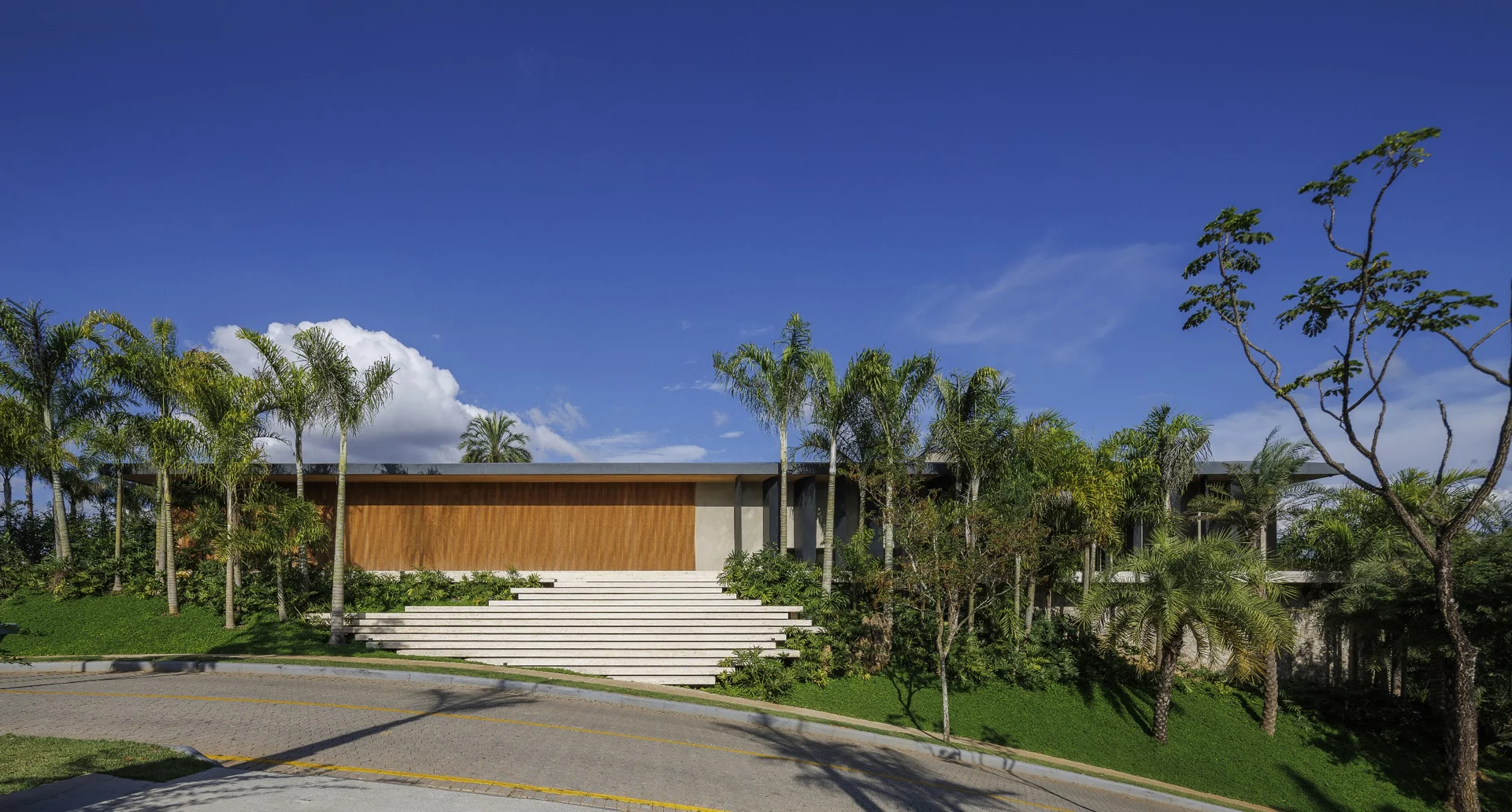 Fachada da Casa do Vale, obra da Boutique Construtora